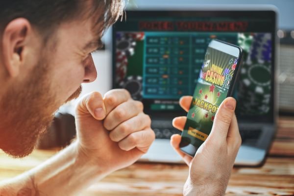 Pengguna menggunakan fitur pengaturan batas bermain secara bertanggung jawab